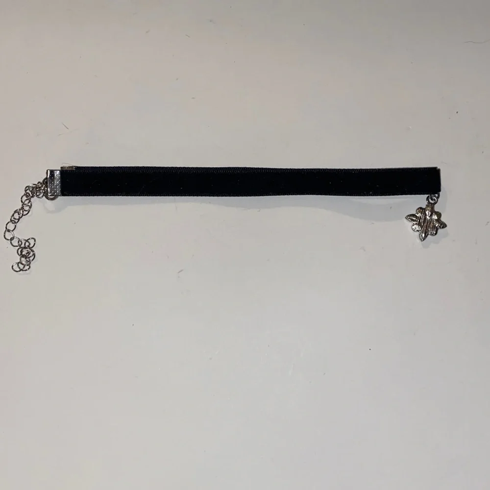 Black Velvet Adjustable Chocker with Silver-Tone Dangling Snowflake